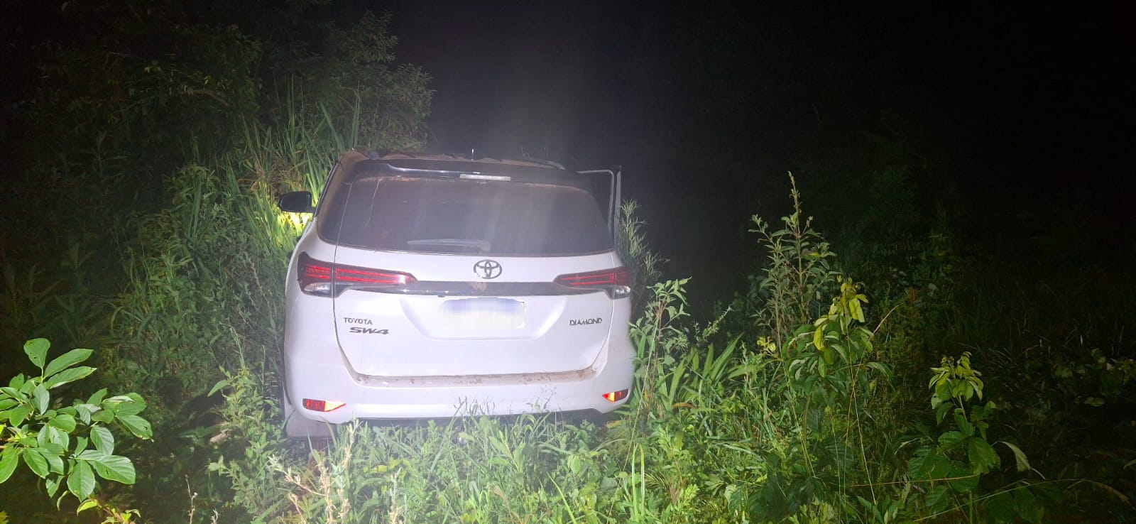 Una camioneta robada en Brasil fue interceptada en Eldorado transportando cigarrillos de contrabando 3